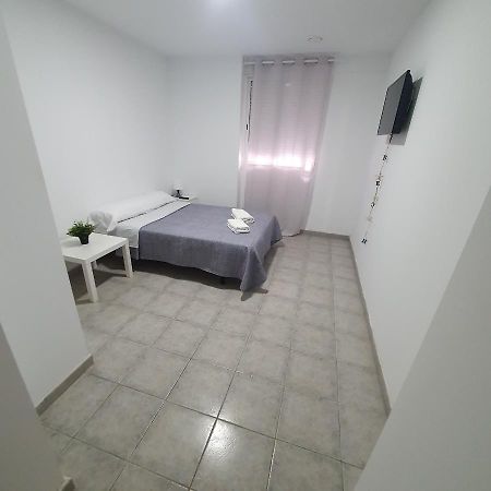 Pension Rosaline05 Валенсия Экстерьер фото