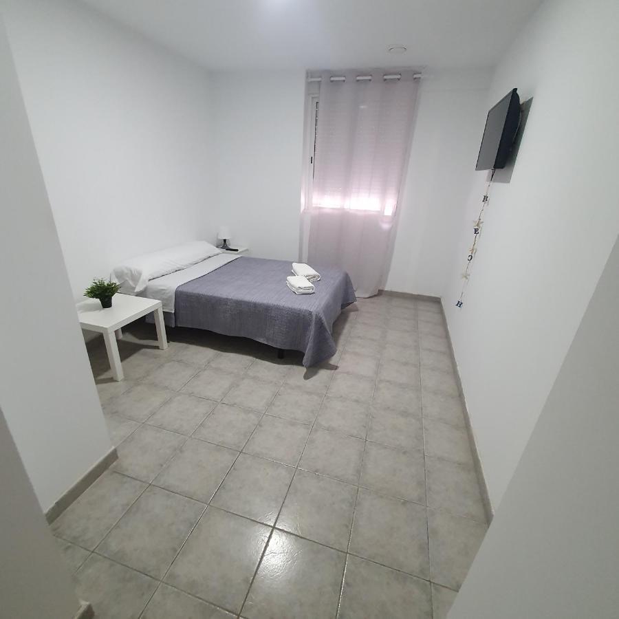 Pension Rosaline05 Валенсия Экстерьер фото